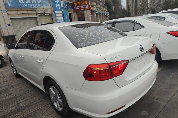 Used Volkswagen Lavida 2013 Revised Classic 1.6L Automatic Fashion Edition
