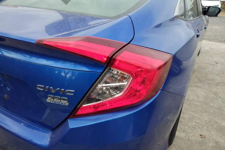 Used Honda Civic 2016 220TURBO CVT Luxury Edition
