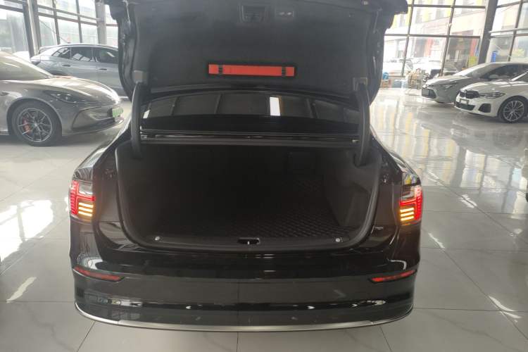 Used Volvo S90 2026 B5 Zhiya Luxury Edition