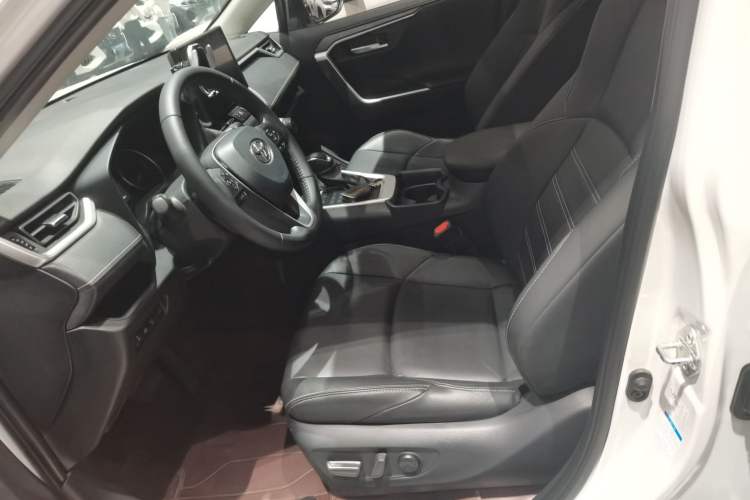 Used Toyota Wildlander 2022 2.0L CVT 4x4 Luxury PLUS Edition