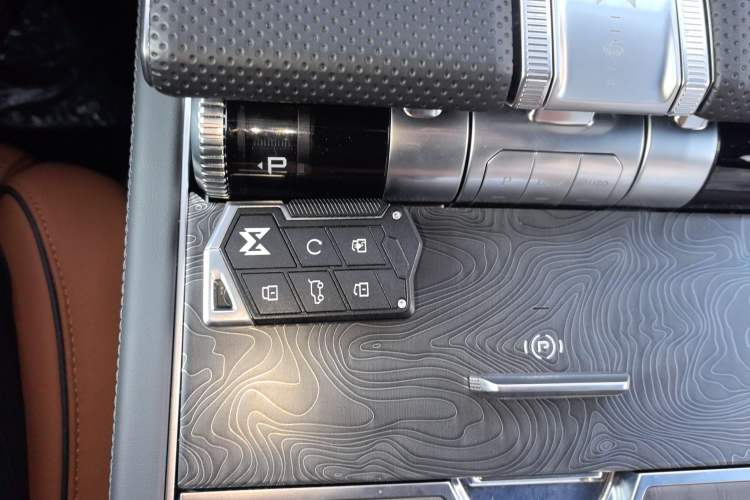 Used  917 2023 Range-Extended Founder Edition
