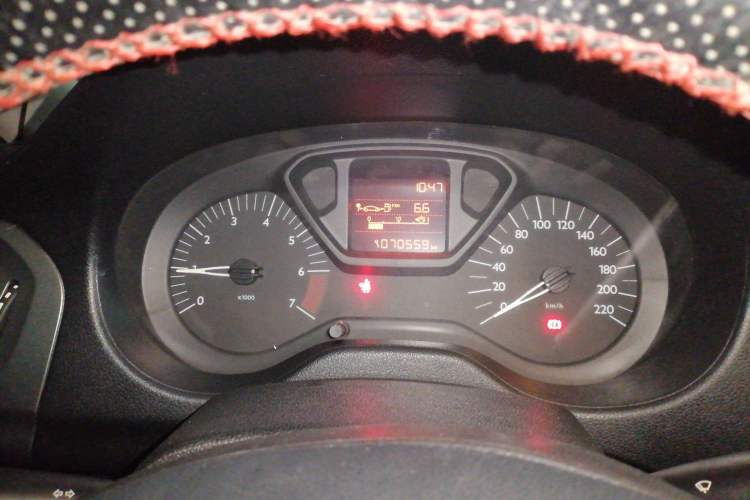 Used Citroen Elysee 2015 Zhishang Edition 1.6L Manual Fashion Model
