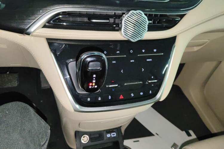 Used Buick GL8 2023 ES Lu Zun Deluxe Model
