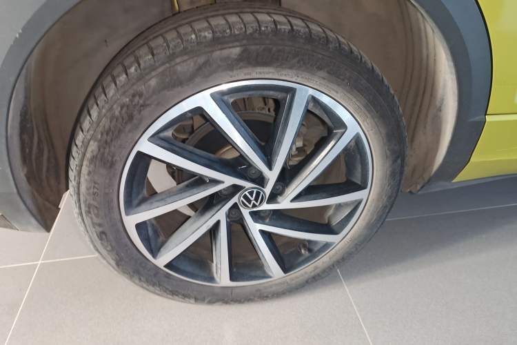 Used Volkswagen T-ROC 2023 300TSI DSG Two-Wheel Drive Starlight Edition
