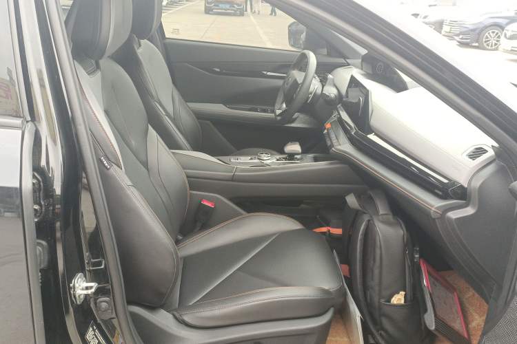 Used Changan UNI-V 2022 1.5T Smart Navigation Version
