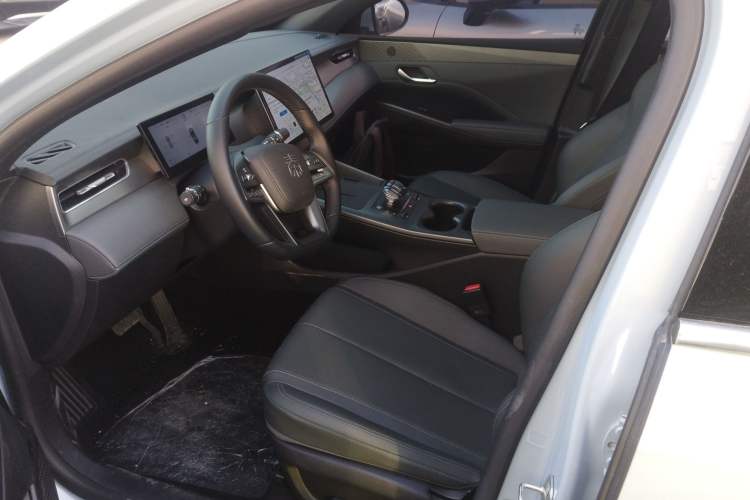 Used BYD Qin PLUS 2025 DM-i Smart Drive 120KM Superior Model
