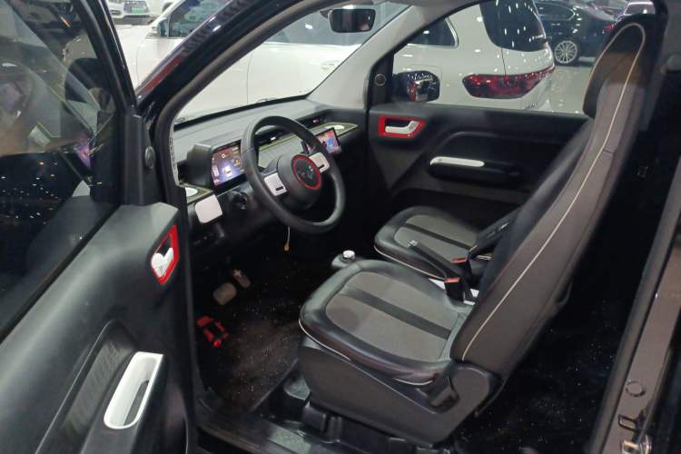 Used Wuling Hongguang MINIEV 2022 GAMEBOY 300km Enthusiast Model with Lithium Iron Phosphate