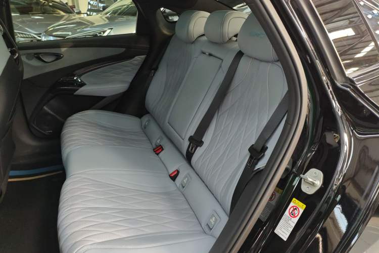 Used BYD Seal 2022 700 km Long-Range Rear-Wheel-Drive Version
