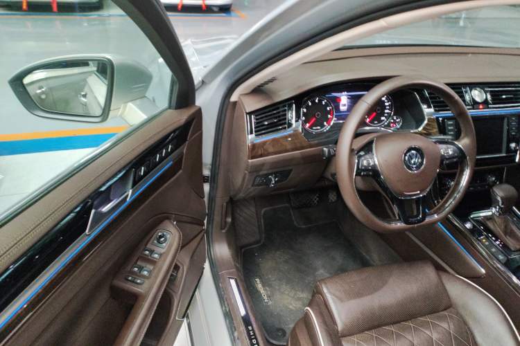 Used Volkswagen Phideon 2018 380TSI Two-Wheel-Drive Flagship Edition
