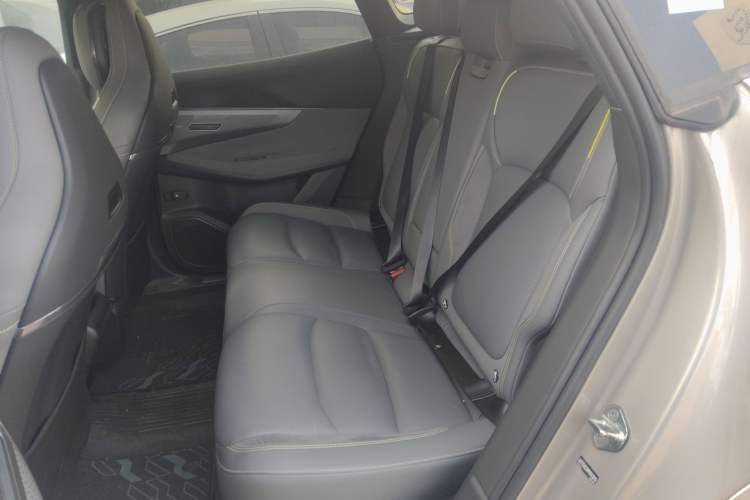 Used Lynk & Co 08 EM-P 2023 120km Long-Range Halo
