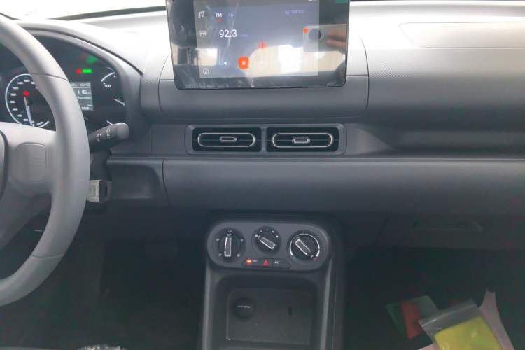 Used Wuling Hongguang New Energy 2024 All-Electric Model 300KM Standard Version