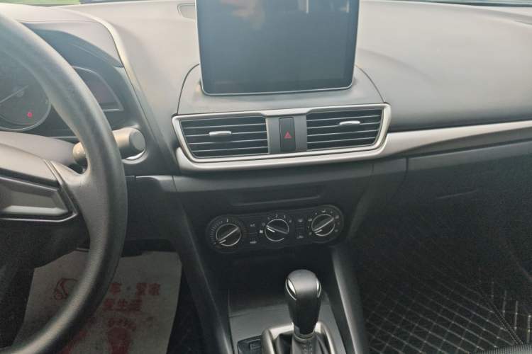 Used Mazda Mazda 3 Axela 2017 Sedan 1.5L Automatic Comfort Model Emission Standard China V
