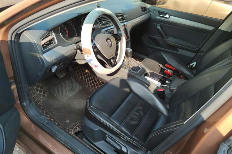 Used Volkswagen Lamando 2015 230TSI DSG Fashion Edition
