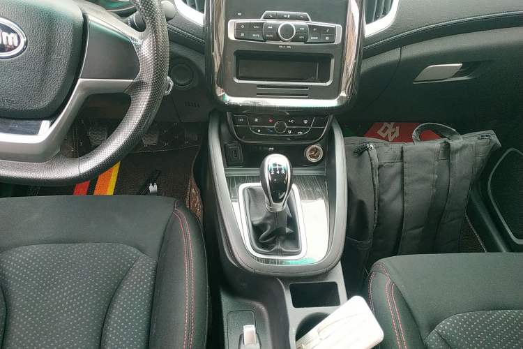 Used SWM X7 2020 2.0L Manual Champion Edition 7 Seats
