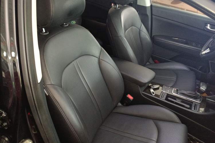 Used Kia K5 2016 2.0L Automatic LUX
