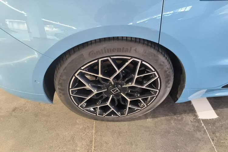 Used Zeekr 001 2025 YOU Edition 100 kWh All-Wheel Drive
