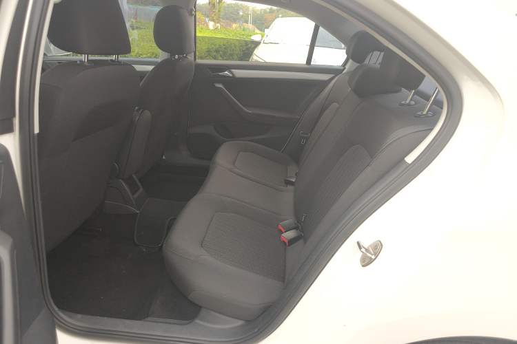 Used Volkswagen Jetta 2015 1.6L Automatic Comfort Model
