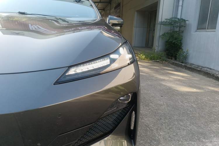 Used  SL03 2023 200Max Range-Extended Version
