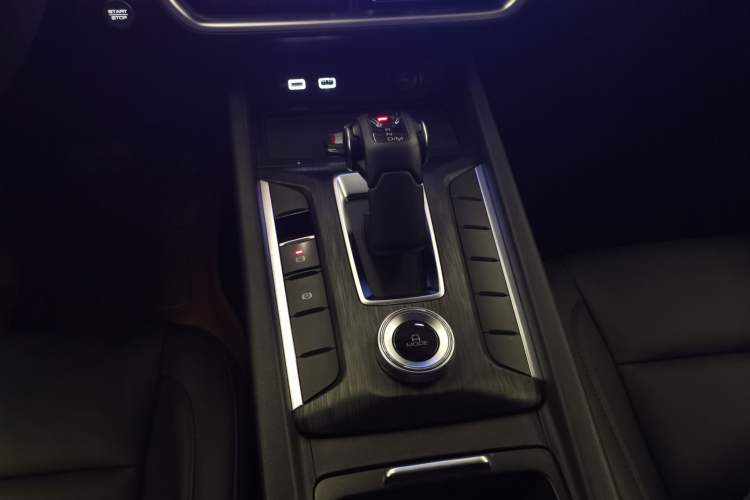 Used Great Wall Poer 2023 2.0T Commercial Version Automatic Diesel 4x4 Elite Long-Box GW4D20M
