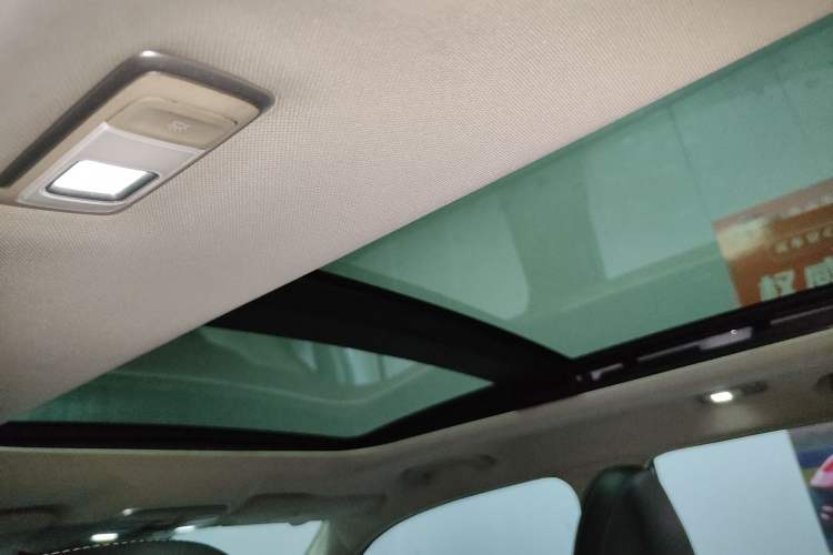 Used Geely Auto Emgrand X7 Sport 2018 1.8TD Automatic Two-Wheel Drive Smart 4G Connected Version