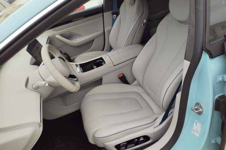 Used Hima Luxeed S7 2025 785 km Ultra
