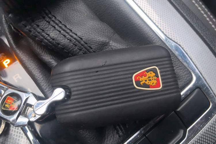 Used Roewe RX5 2016 20T Two-Wheel Drive Automatic Internet Smart Edition