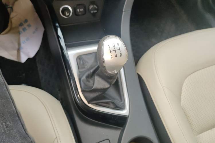 Used Changan Alsvin V7 2015 1.6L Manual Enjoyment Model China V Standard
