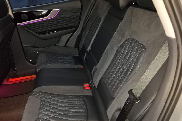 Used Hongqi HS5 2022 Revised Version 2.0T Smart Connect Flagship Edition