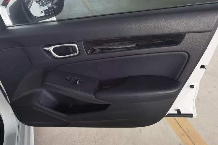 Used Honda Civic 2023 240TURBO CVT Dynamic · Center Stage Special Edition
