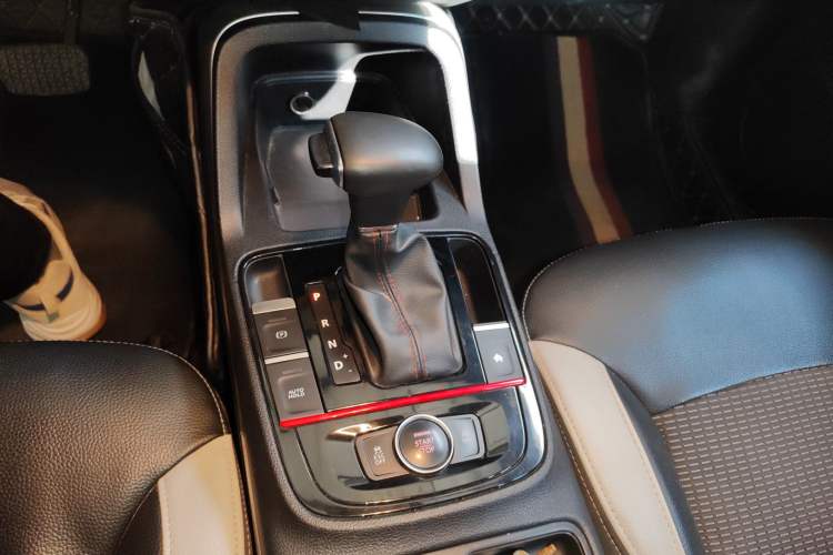 Used Qoros 5 2019 1.6T Automatic Zhiyun Connect (AliOS) Edition Prestige Model
