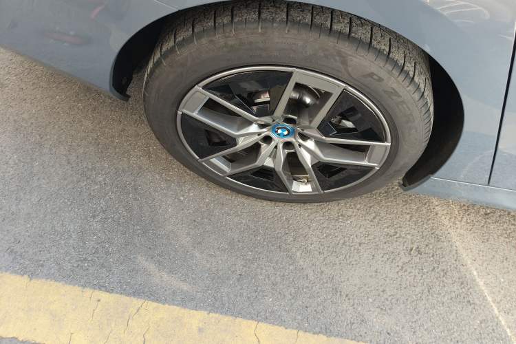 Used BMW i5 2024 eDrive 35L Prestige Luxury Package
