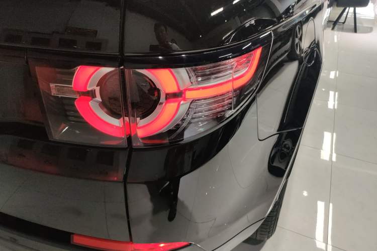 Used Land Rover Discovery Sport 2019 240 PS SE Version China VI Standard
