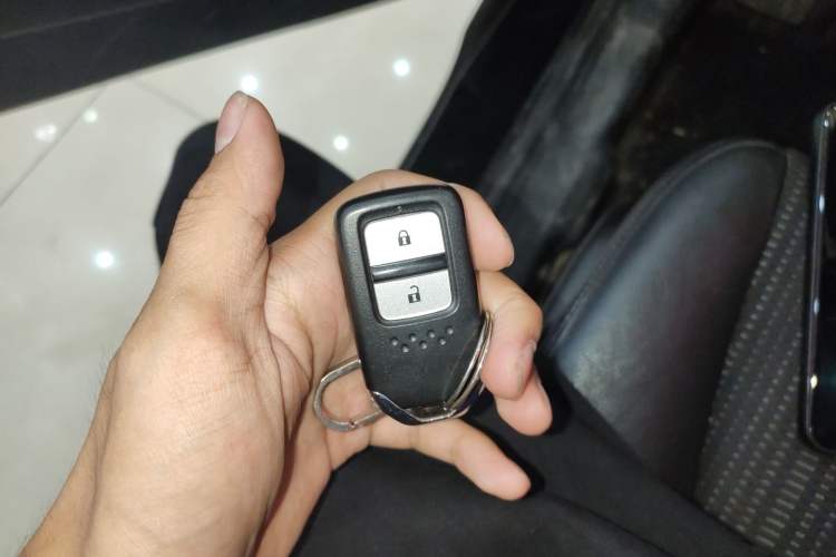 Used Honda Vezel 2017 1.8L CVT Front-Wheel Drive Pioneer Edition