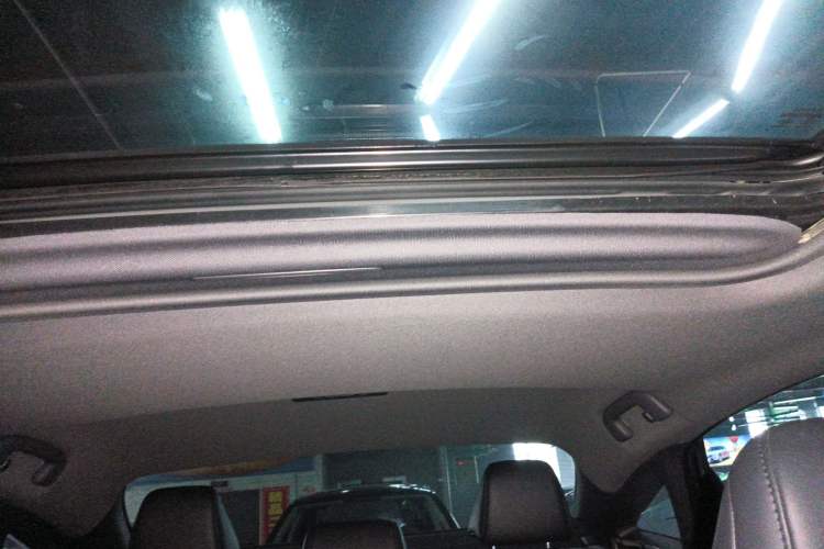 Used Toyota Avalon 2023 2.0L Premium Edition
