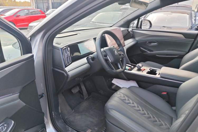 Used BYD Song L DM-i 2025 Intelligent Driving Version 112 km Beyond-Range Type
