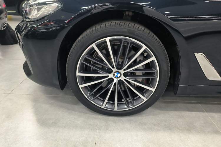 Used BMW 5 Series 2022 Second Facelift 530Li Leading Edition M Sport Package
