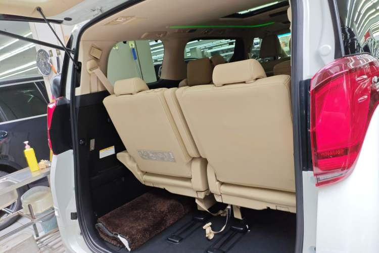 Used Toyota Alphard 2018 Revised Version 3.5L Luxury Edition
