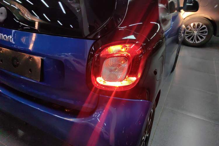 Used  fortwo 2015 1.0L 52 kW Hardtop Passion Edition