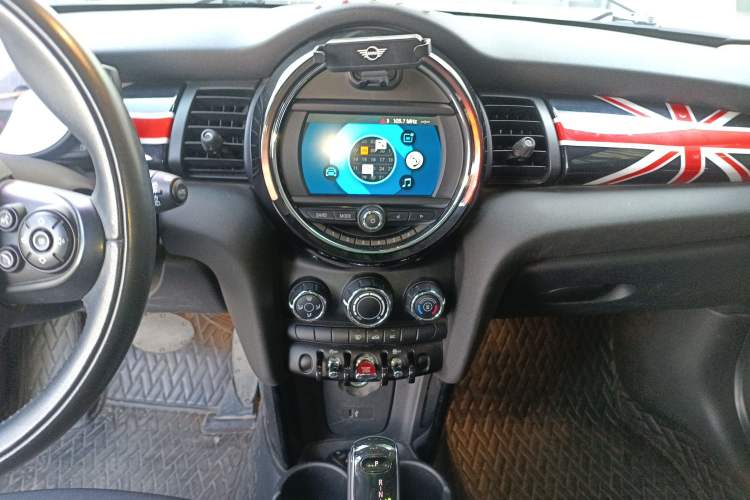 Used  MINI 2019 1.5T ONE PLUS
