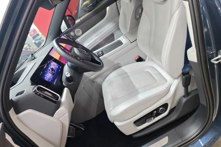 Used Hima AITO M9 2024 All-Electric Ultra Version 100 kWh 6-Seater Model
