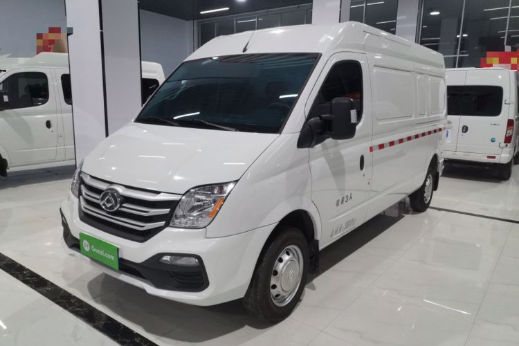 Used SAIC MAXUS Xintu V80 2025 Value Edition City Distribution King 2.0T Manual Long Wheelbase Mid-Roof 127 Ps 3 Seats