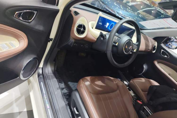 Used Wuling Bingo 2023 333 km Lingxi Connected+ Version
