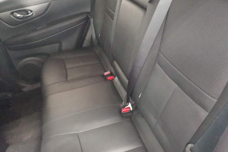 Used Nissan X-Trail 2015 2.0L CVT Comfort MAX Edition 2WD