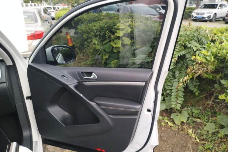 Used Volkswagen Tiguan 2017 300TSI Automatic Two-Wheel Drive Silk Road Comfort Edition
