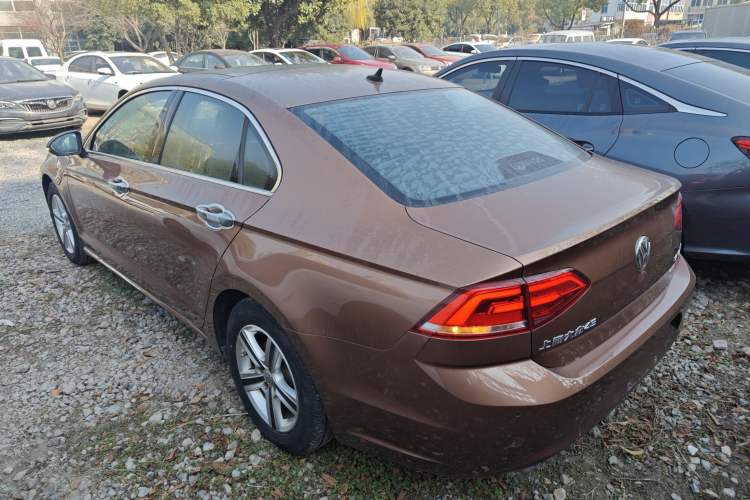 Used Volkswagen Lamando 2015 230TSI Manual Trend Edition
