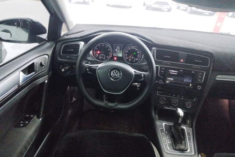 Used Volkswagen Golf 2017 230TSI Automatic Comfort Edition – Celebrating Milestone of One Million Units
