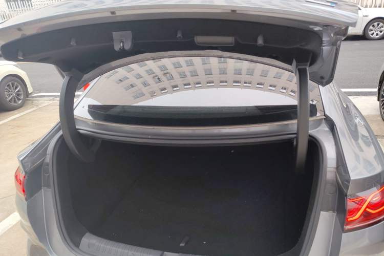 Used BYD Qin L 2025 DM-i Smart Drive 120KM Superior Model
