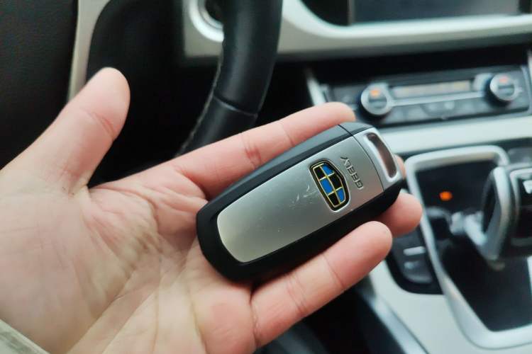 Used Geely Auto Emgrand X7 Sport 2020 1.8TD DCT Two-Wheel Drive Smart Connect 4G-Enabled Version
