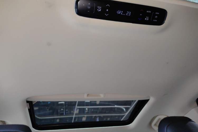 Used Honda Elysion 2019 2.0L Hybrid Luxury Edition
