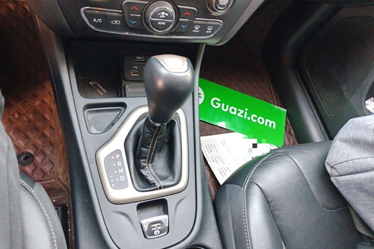 Used  Cherokee 2016 2.4L Leading Smart Version